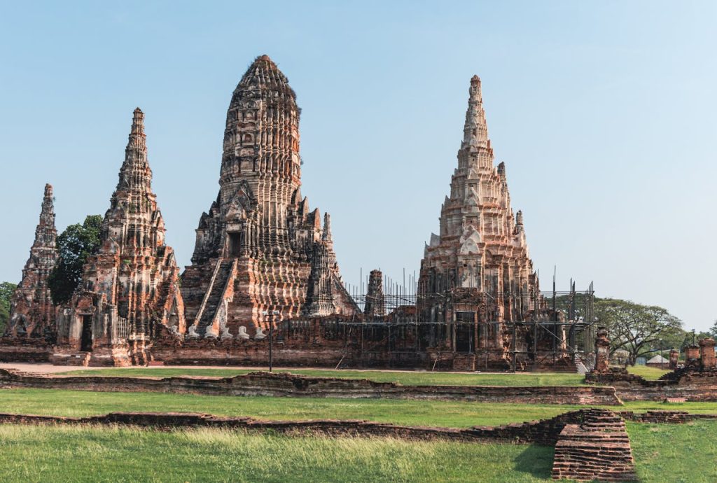 Explore the iconic Wat Chaiwatthanaram temple, a historic landmark in Bangkok, Thailand.
